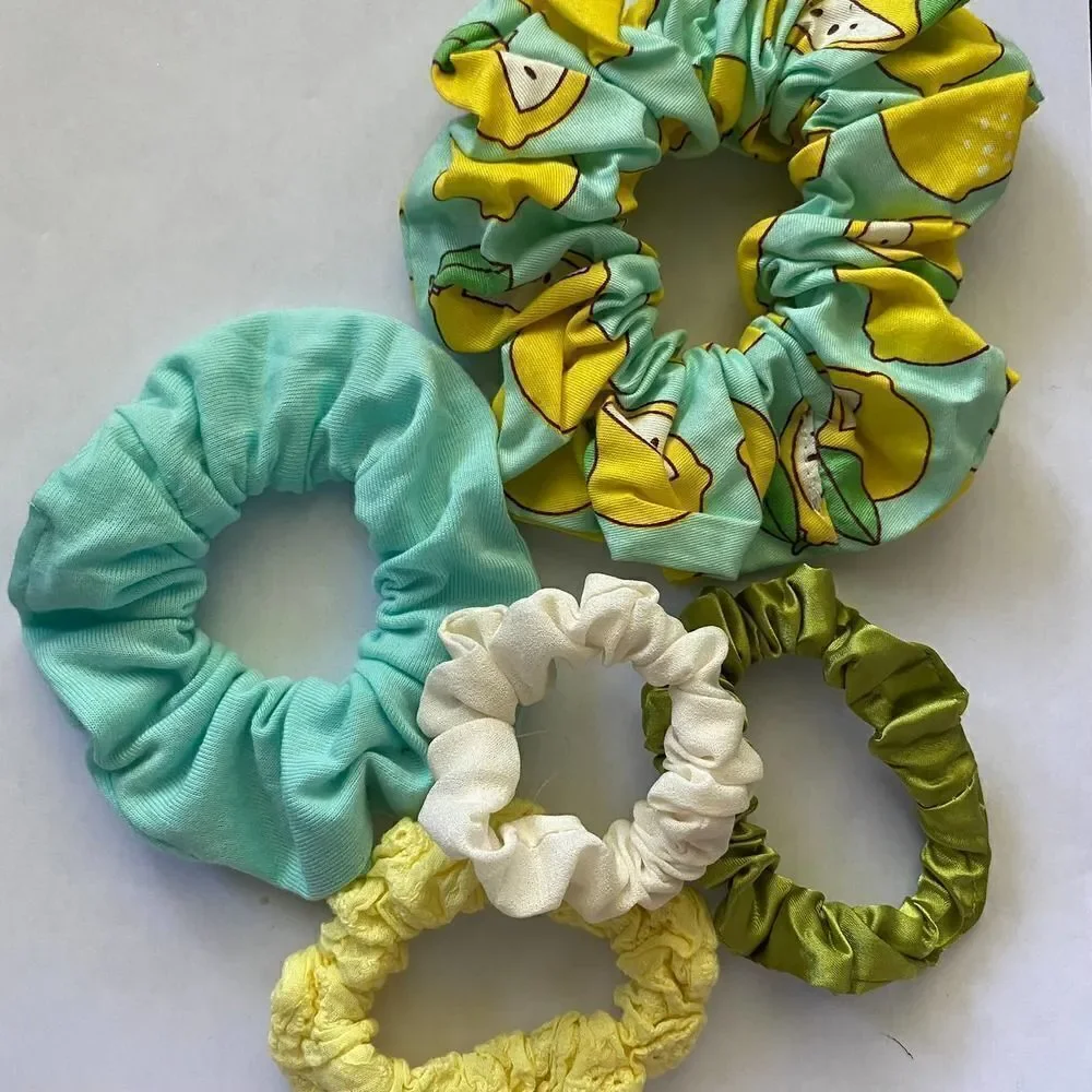 𝅺Set of 5 Scrunchies - Lemons